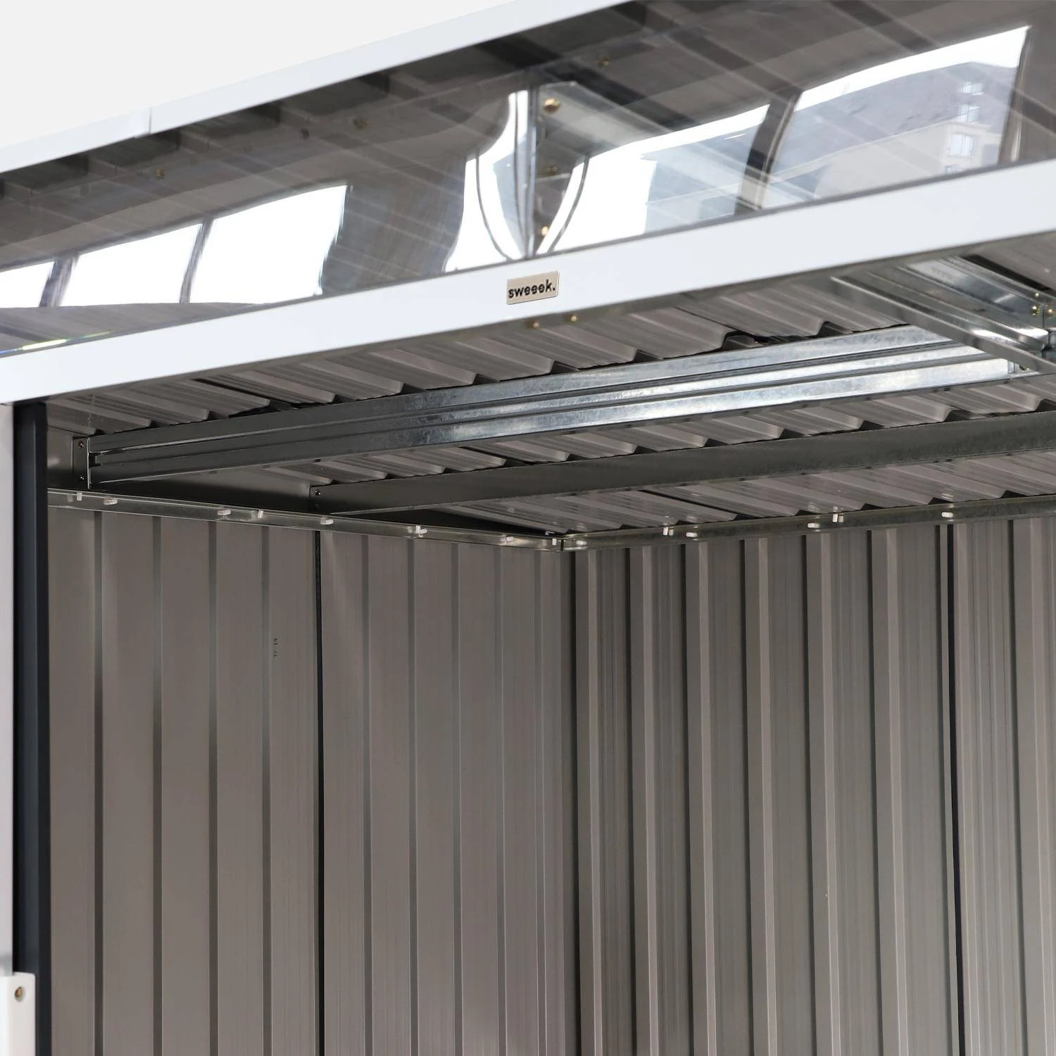 Abri De Jardin En Métal 4,85m2 Avec Puits De Lumière 4 Abri De Jardin En Métal 4,85m2 Avec Puits De Lumière – Image 4